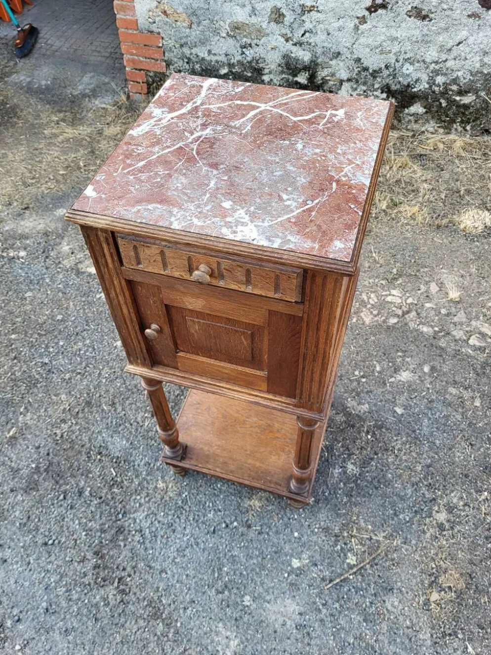 Table de chevet