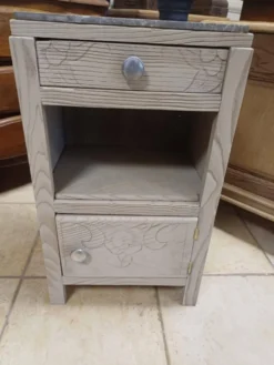 Table de chevet