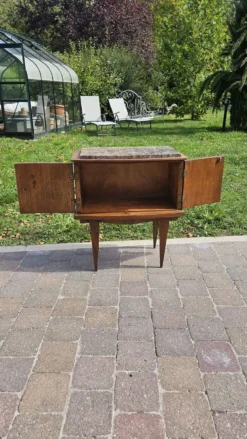 Table de chevet
