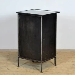 Table de chevet, années 1910