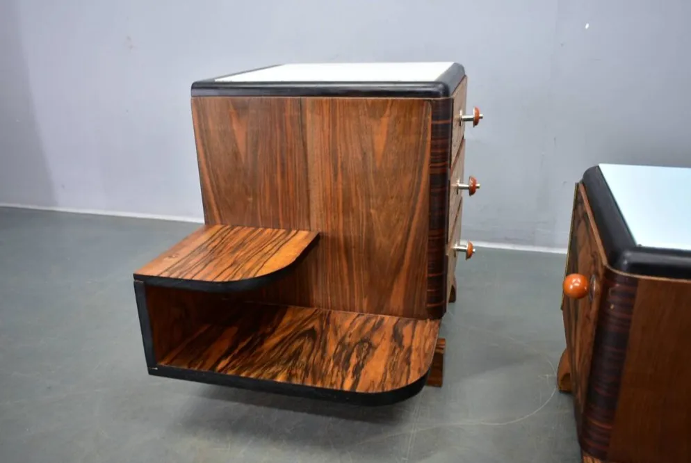 Table de chevet art déco des années 1935, Tchécoslovaquie