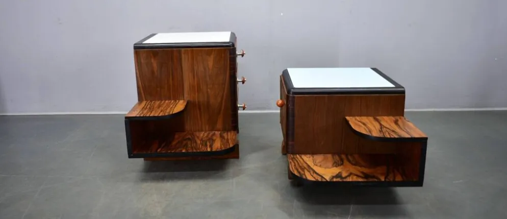 Table de chevet art déco des années 1935, Tchécoslovaquie