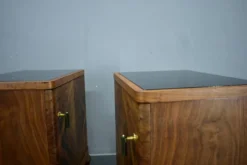 Table de chevet art déco des années 1932, Tchécoslovaquie
