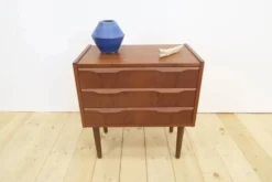 Table de chevet danoise en teck, années 1960
