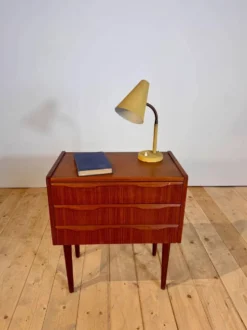 Table de chevet danoise en teck avec trois tiroirs, années 1960