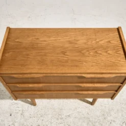 Table de chevet en chêne restaurée