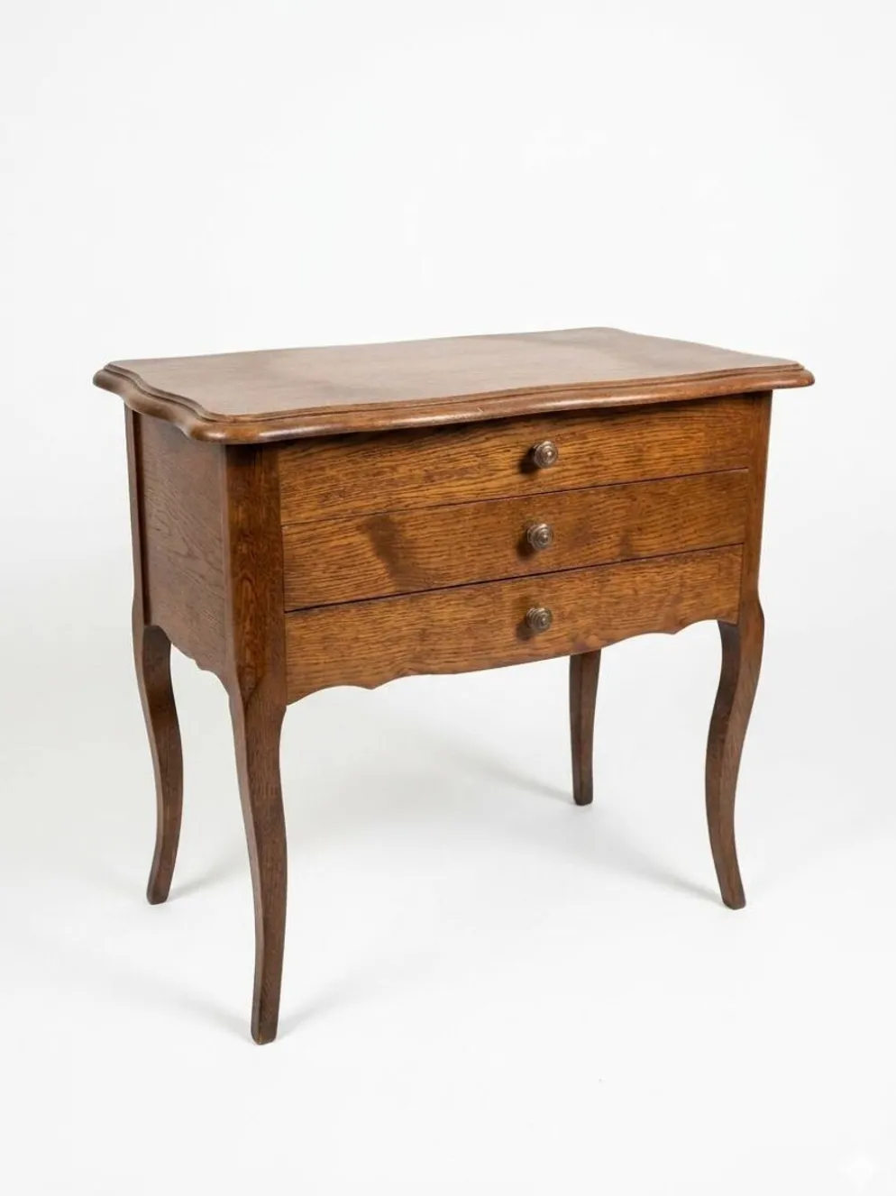 Table de chevet en chêne style Louis XV