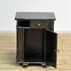 Table de chevet en fer, vers 1930