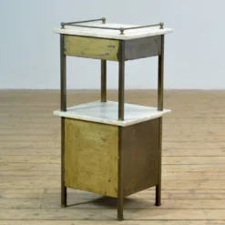 Table de chevet en laiton, vers 1900