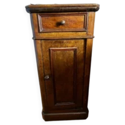 Table de chevet en noyer style Louis Philippe
