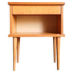 Table de chevet en placage de chêne doré. Vers 1970