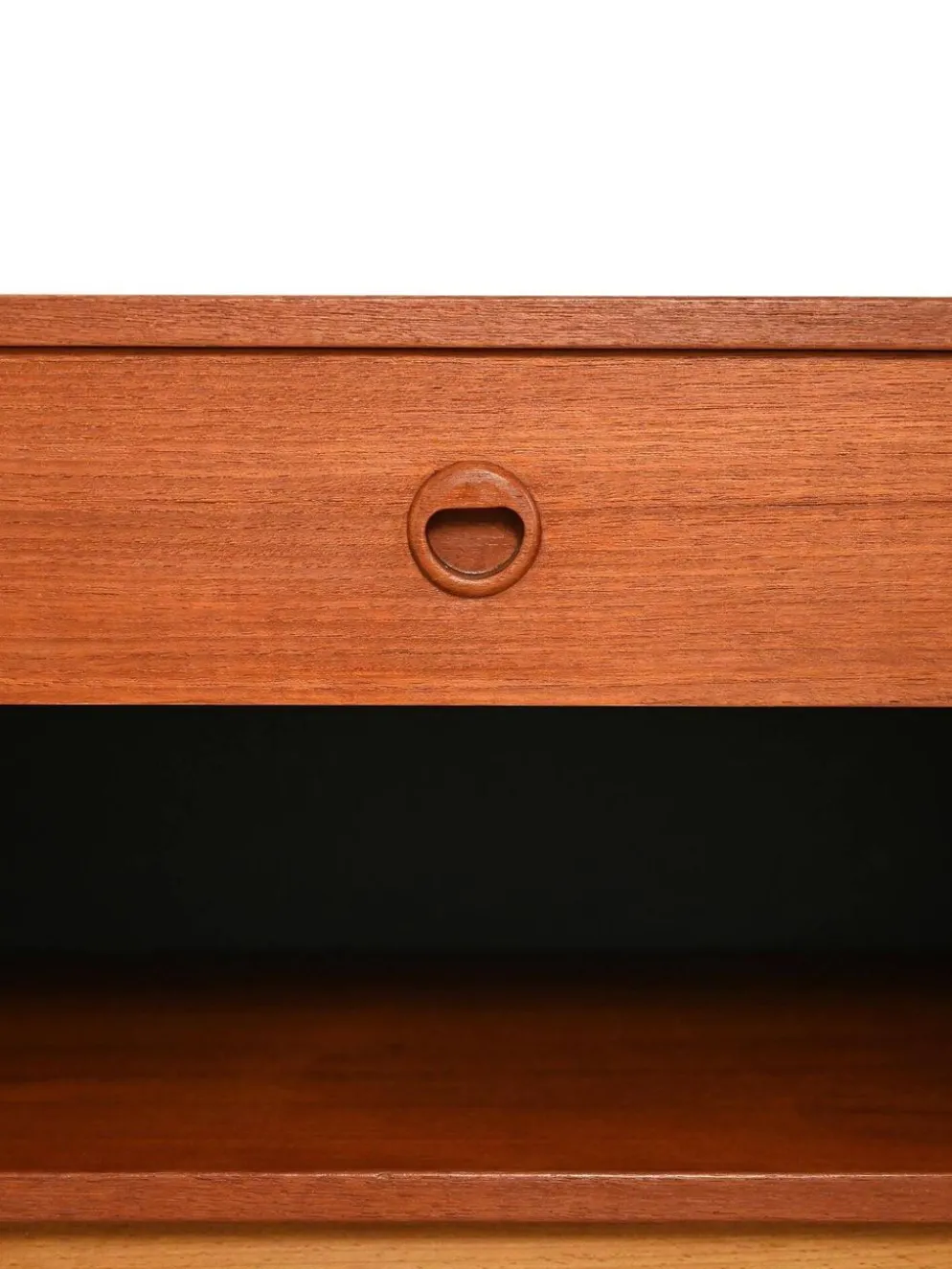 Table de chevet en teck de forme box scandinave, années 1960
