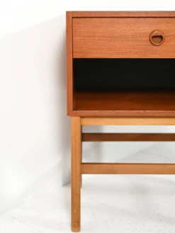 Table de chevet en teck de forme box scandinave, années 1960