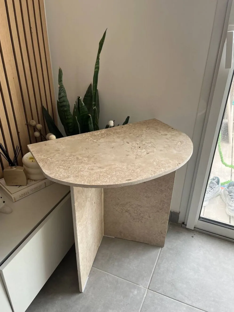 Table de chevet en travertin