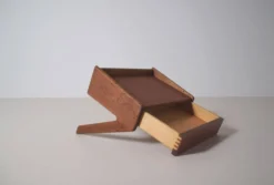 Table de chevet flottante par Sigfred Omann pour Ølholm Møbelfabrik, années 1960.