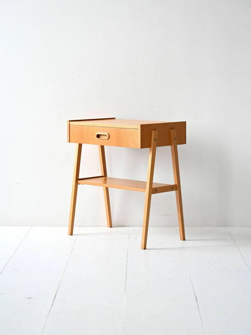 Table de chevet géométrique scandinave en teck, années 1960