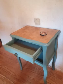 Table de chevet / Guéridon rénové Vert Sauge & Bois brut