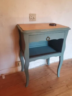 Table de chevet / Guéridon rénové Vert Sauge & Bois brut