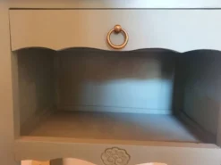 Table de chevet / Guéridon rénové Vert Sauge & Bois brut