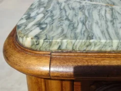 Table de chevet Louis XV en noyer avec plateau en marbre