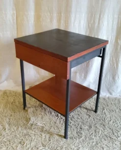 Table de chevet moderniste en bois et métal - années 50/60