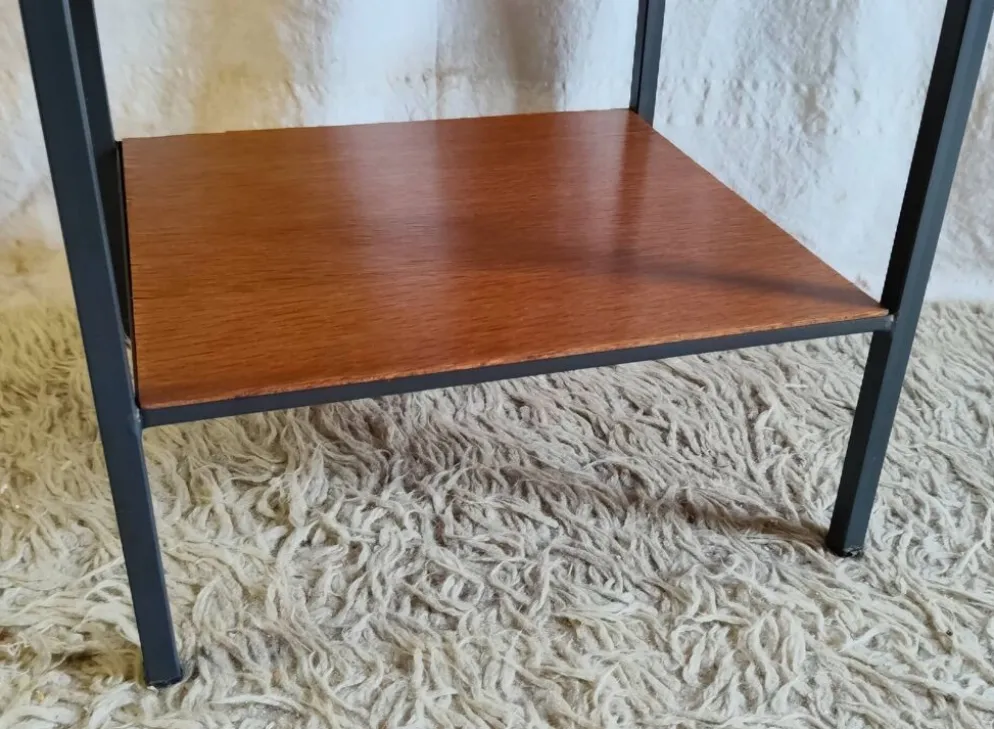 Table de chevet moderniste en bois et métal - années 50/60