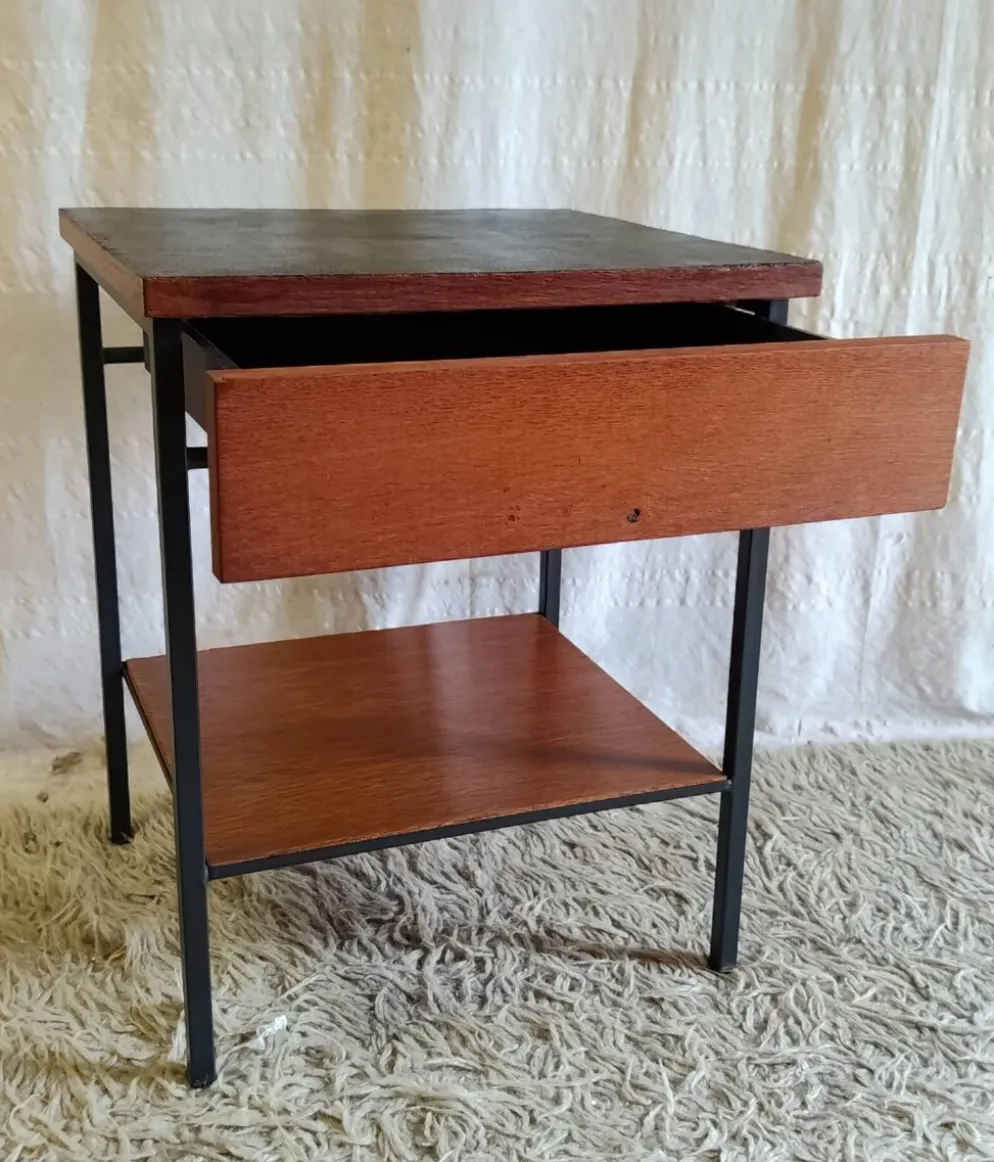 Table de chevet moderniste en bois et métal - années 50/60