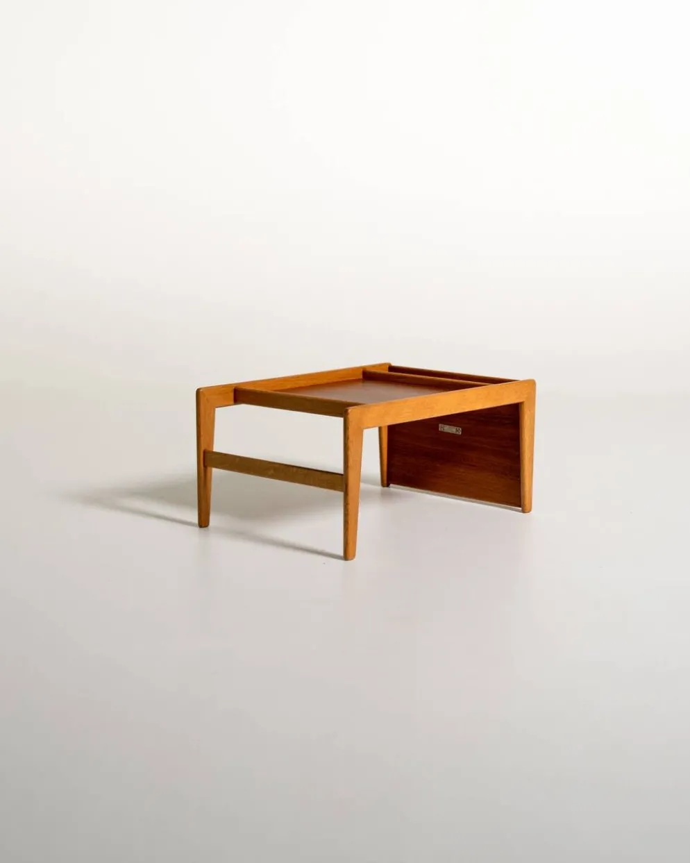 Table de chevet "Nikko" par Yngvar Sandström pour NK, Suède, années 1960.
