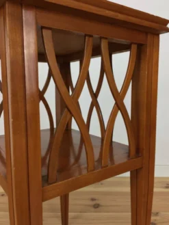 Table de chevet ou d'appoint à croisillons, bois, années 60