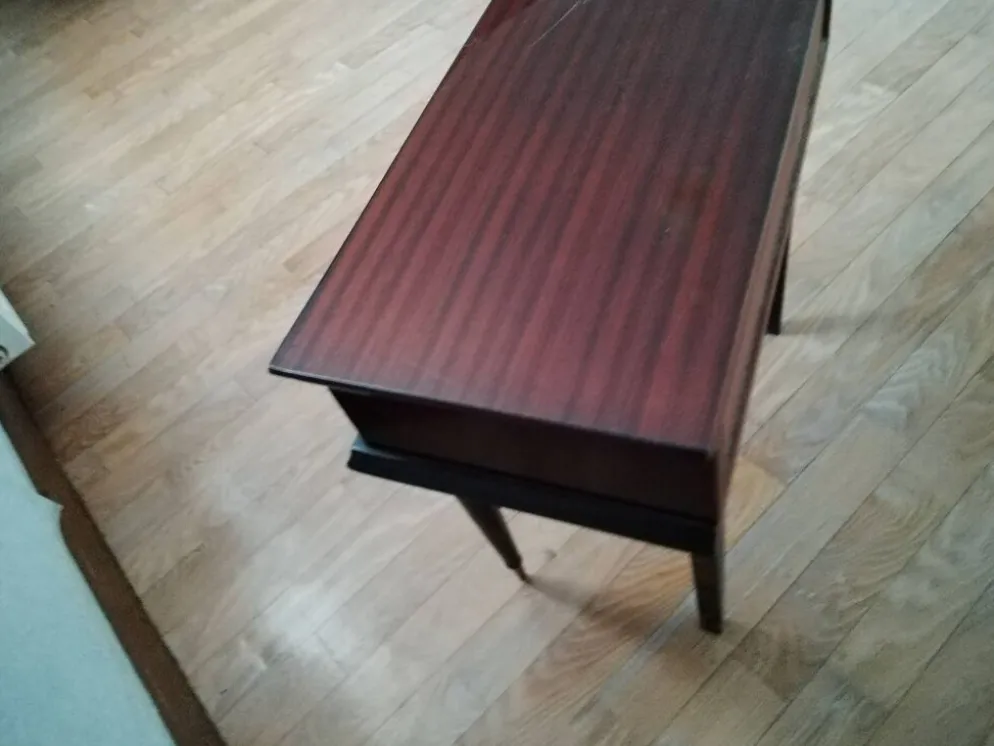 Table de chevet pieds compas, années 50 – style Reconstruction