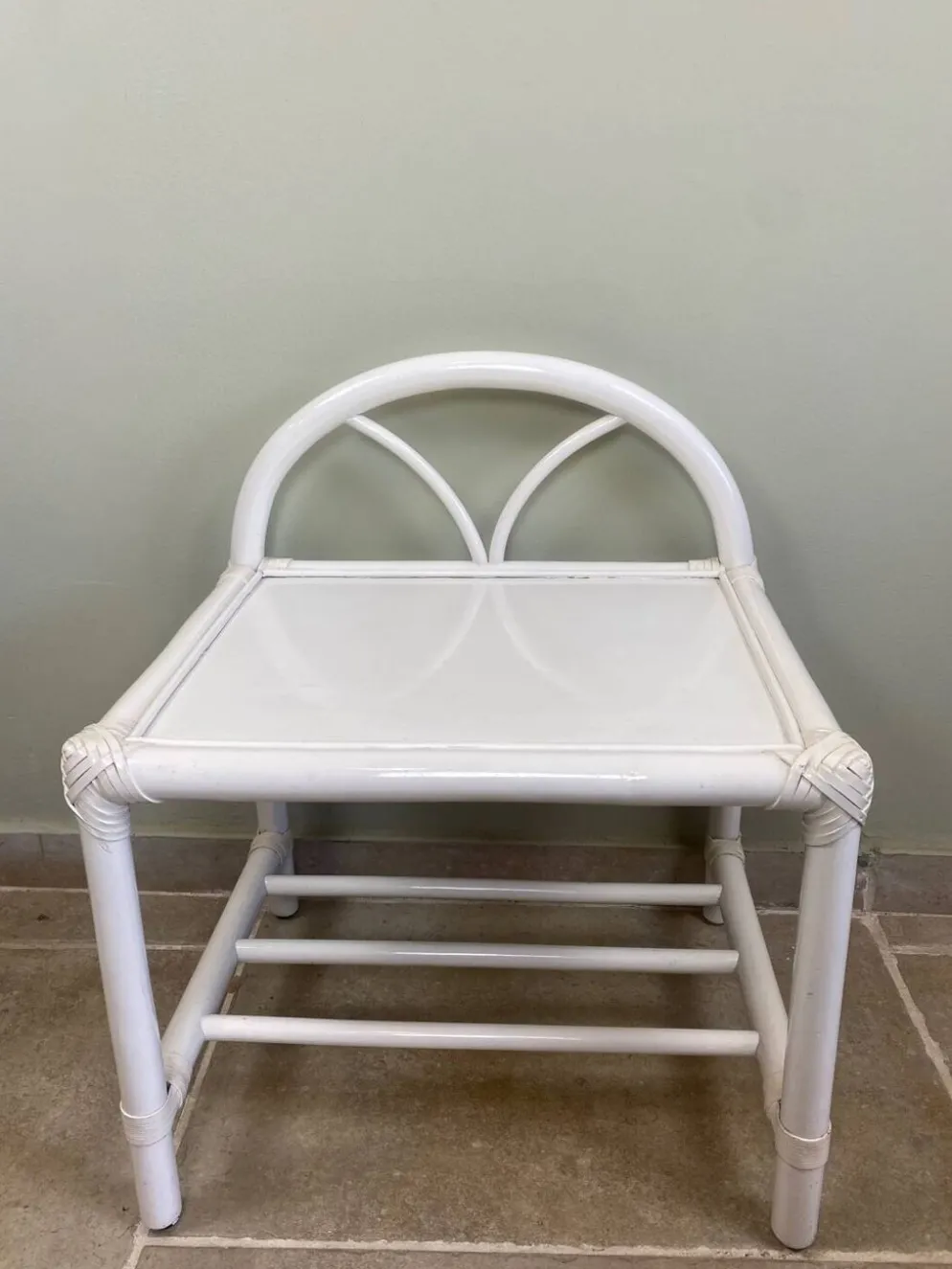 Table de chevet rotin blanc