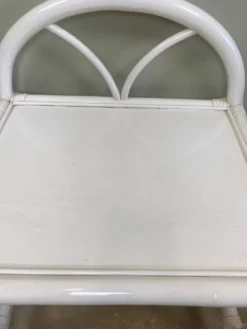 Table de chevet rotin blanc