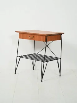 Table de chevet scandinave en acajou et fer par IKEA, modèle "Rolf"