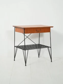 Table de chevet scandinave en acajou et fer par IKEA, modèle "Rolf"