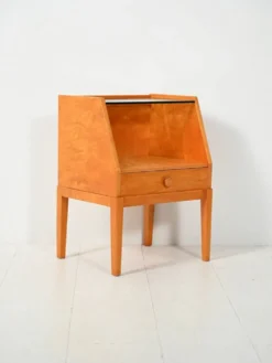 Table de chevet scandinave vintage en bouleau de fil.
