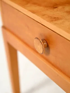 Table de chevet scandinave vintage en bouleau de fil.