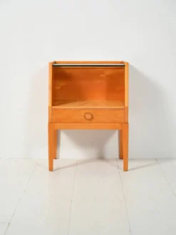 Table de chevet scandinave vintage en bouleau de fil.