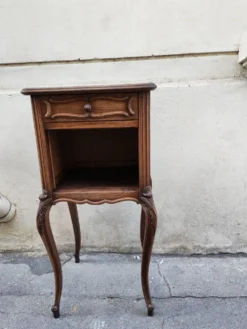 Table de chevet style Louis XV