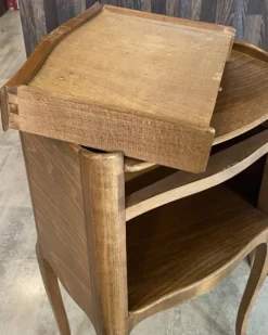 Table de chevet un tiroir une niche style Louis XV