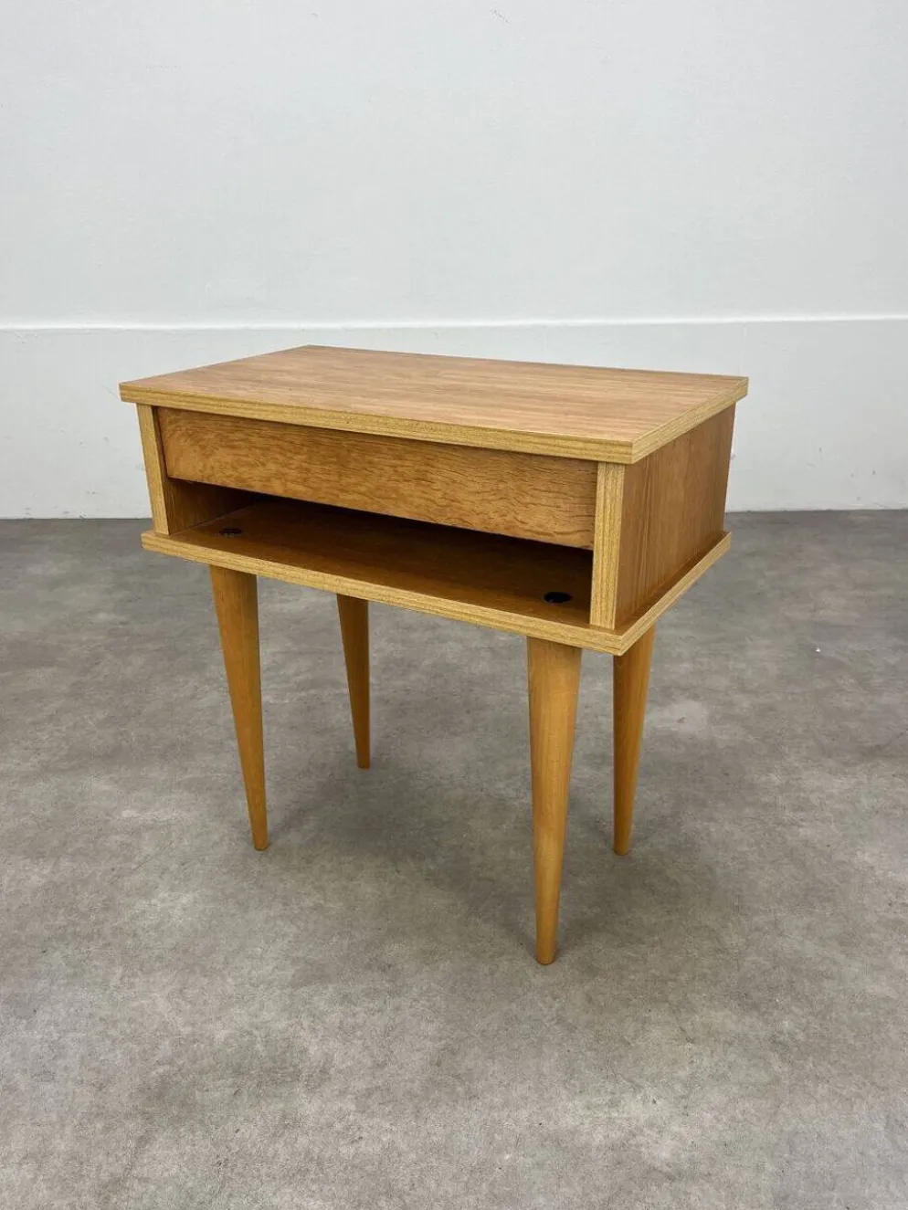 Table de chevet vintage bois blond, années 60