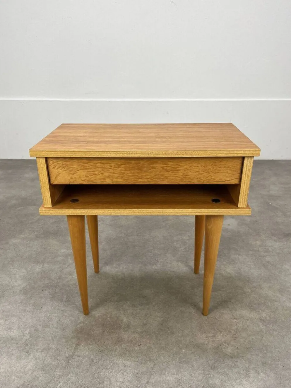 Table de chevet vintage bois blond, années 60