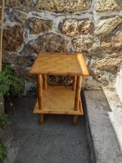 Table de chevet vintage bois effet bambou tressage artisanal japan style