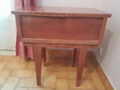 Table de chevet vintage en bois verni – style années 1950/60