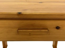 Table de chevet vintage en pin au design compact des années 70
