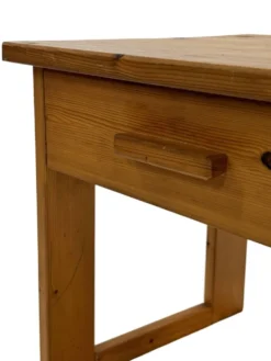 Table de chevet vintage en pin au design compact des années 70