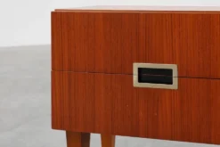 Table de chevet vintage en placage de teck avec 2 tiroirs, Belgique années 1950