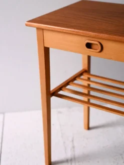 Table de chevet vintage scandinave en chêne clair