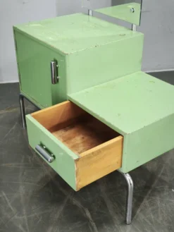 Table de coiffeuse Bauhaus en verre vert tchèque avec miroir et cadre en chrome, années 1930