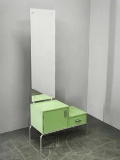 Table de coiffeuse Bauhaus en verre vert tchèque avec miroir et cadre en chrome, années 1930