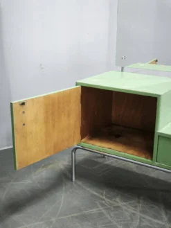Table de coiffeuse Bauhaus en verre vert tchèque avec miroir et cadre en chrome, années 1930